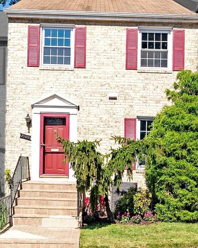 Building Photo - 2105 Bucknell Ter