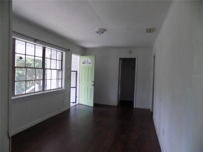 Foto del edificio - 2405 NE 70th Terrace