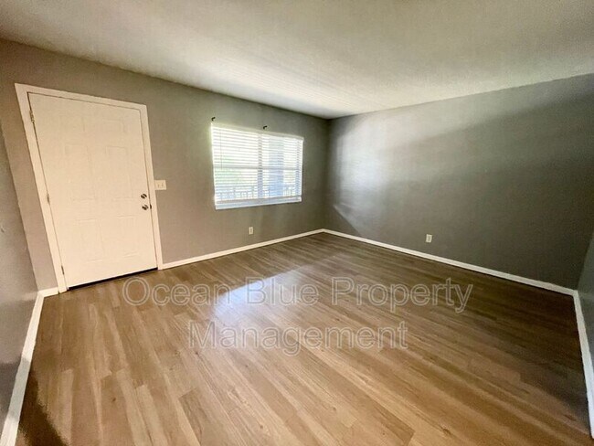 Building Photo - 311 S Arcturas Ave