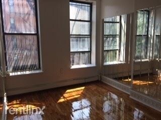 Building Photo - 228 Monroe St