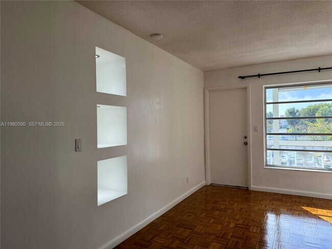 Foto del edificio - 16701 NE 14th Ave