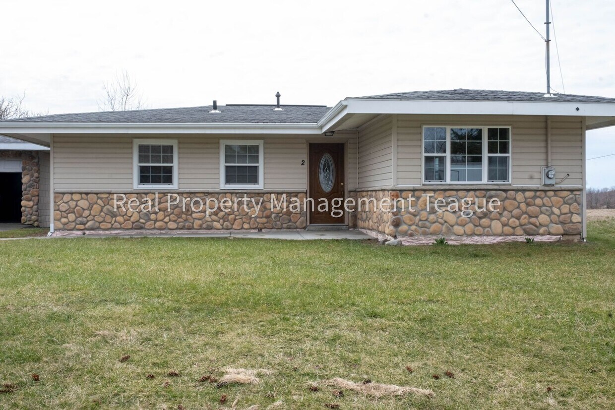 Primary Photo - Cozy Single Family Home