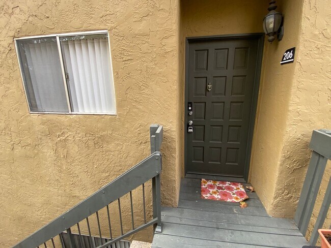 Foto del edificio - Rancho Bernardo Waterbridge Condos