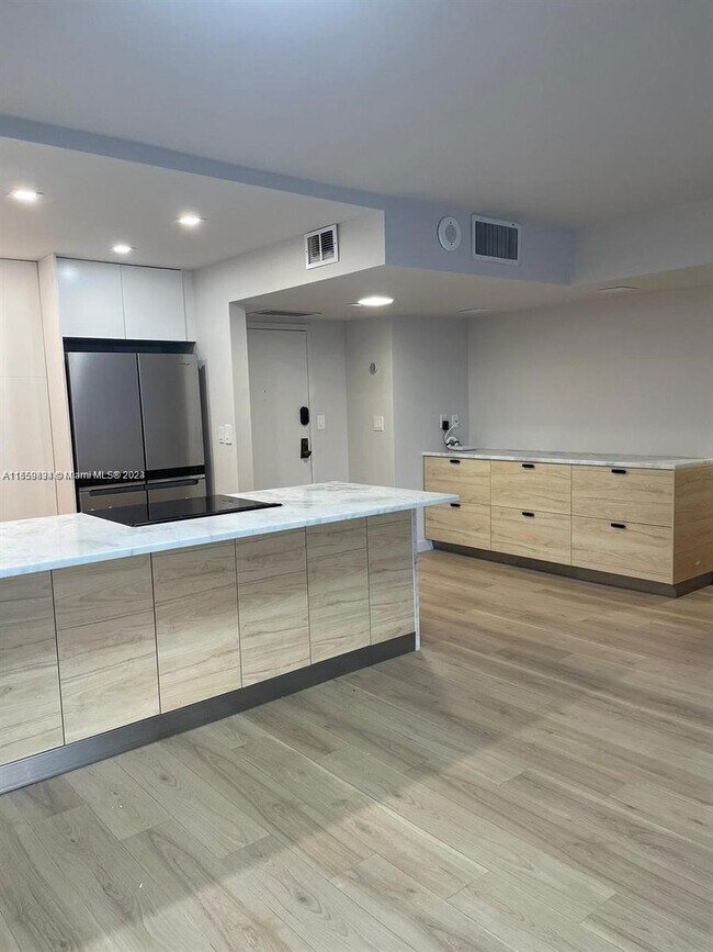 Building Photo - 3800 S Ocean Dr