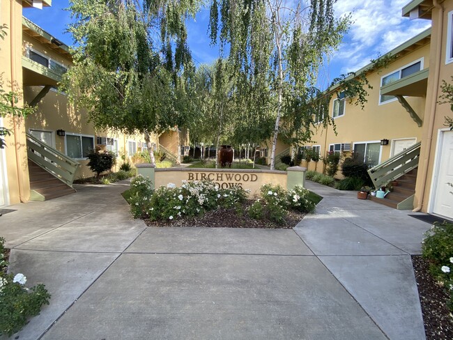 Building Photo - 2732 San Jose Way
