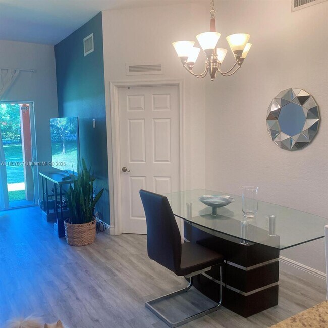Foto del edificio - 3340 Palomino Dr