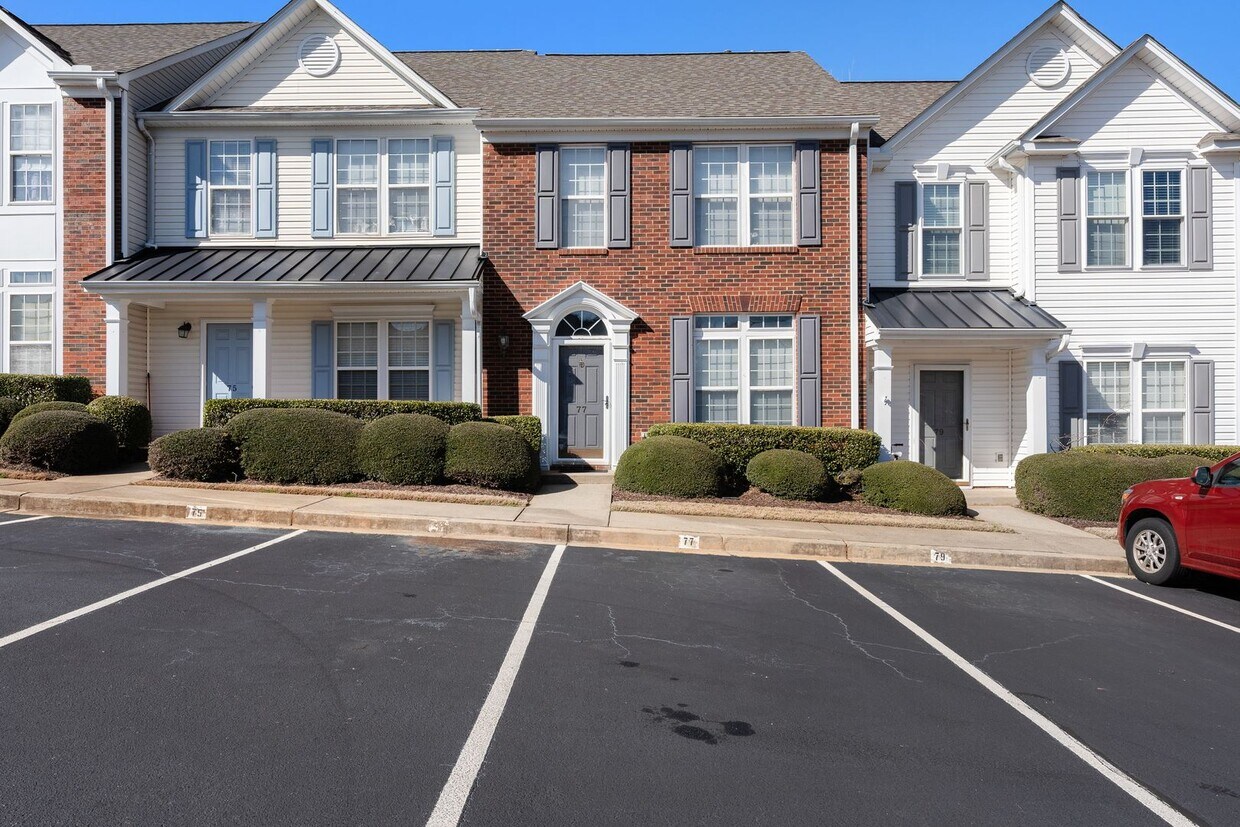 Foto principal - 3 Bed / 2 Bath Spring Crossing Subdivision...