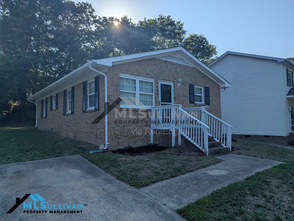 Photo - 901 Elmira Avenue