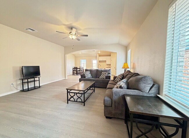 Foto del edificio - Modern New Construction in Lee High School District