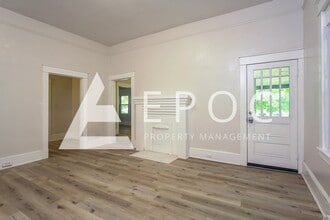 Building Photo - 806 Lawsonville Ave