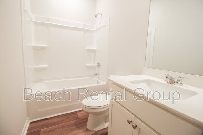 Building Photo - 1382 Speedway St