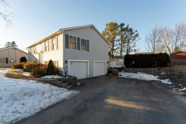 Building Photo - 50 Laurel Cir