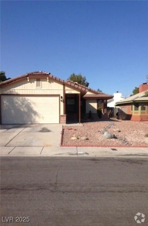 Building Photo - 7440 Lattimore Dr
