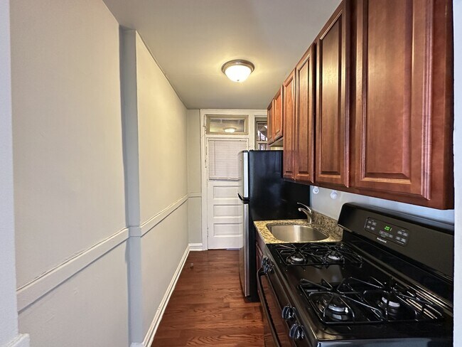 Foto del edificio - 547 W Surf St