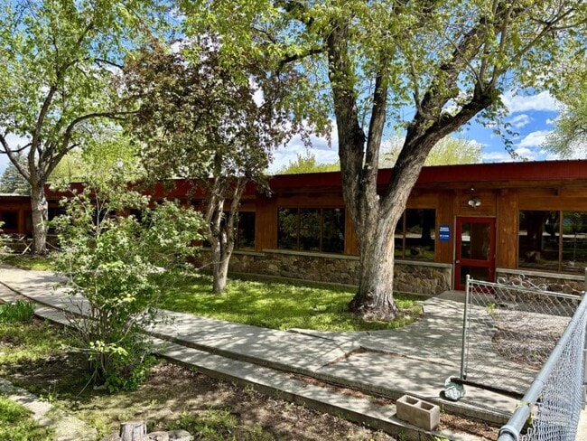 Foto del edificio - 620 Washakie St