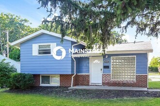 Building Photo - 4400 Wyatt Rd