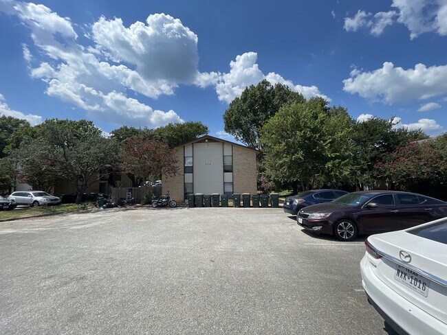 Foto del edificio - 239 Craddock Ave