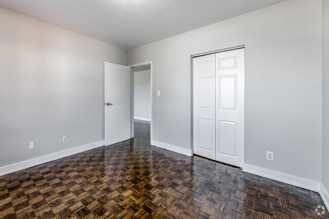 1BR, 1BA - 565SF - Bedroom - 16 Champlain Avenue