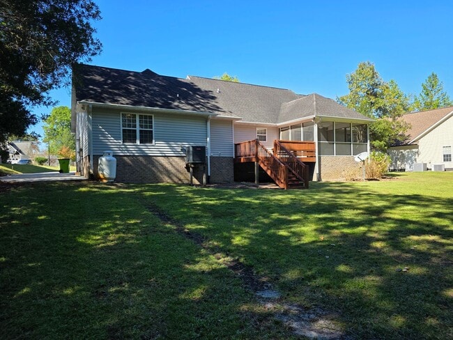 Building Photo - 345 Farina Dr