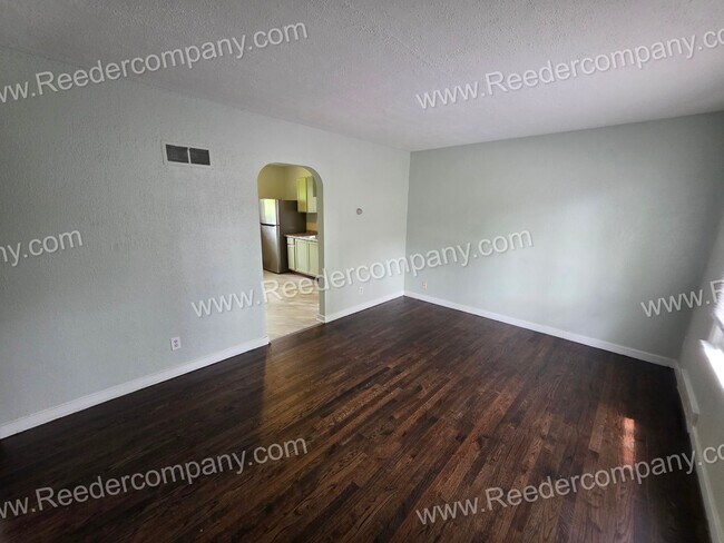 Foto del edificio - 3317 173rd St