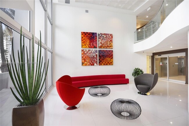 Foto del edificio - 5701 Collins Ave
