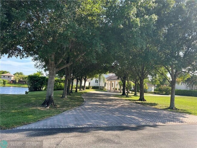 Building Photo - 17669 Fieldbrook Cir E