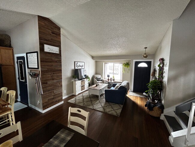 Foto del edificio - Updated Tri-Level Home off Austin Bluffs!!