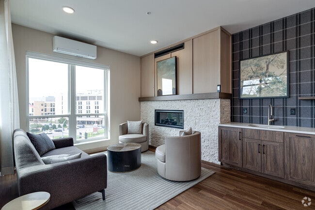 4th Floor Lounge - CR Crossing