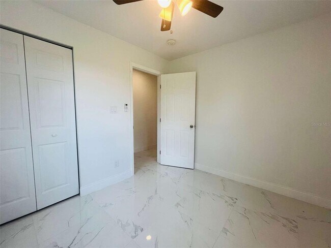 Foto del edificio - 8170 State Rd 60