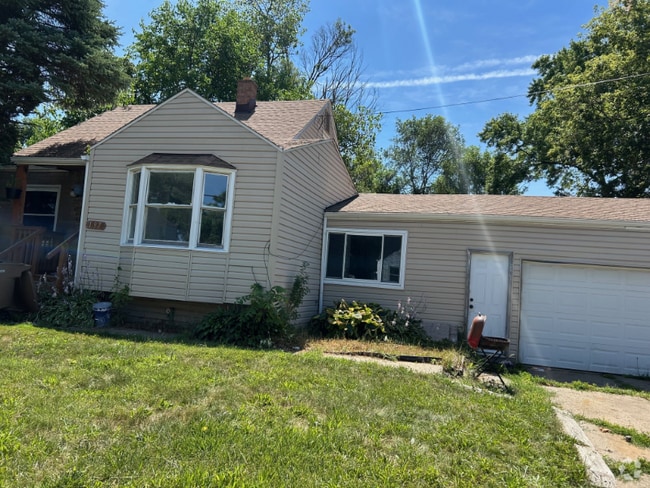 Building Photo - 197 Crystal Lake Dr