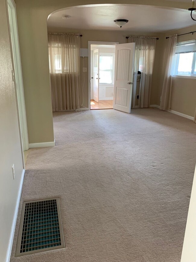 4 Bedroom Duplex - 4 Bedroom Duplex Apartment