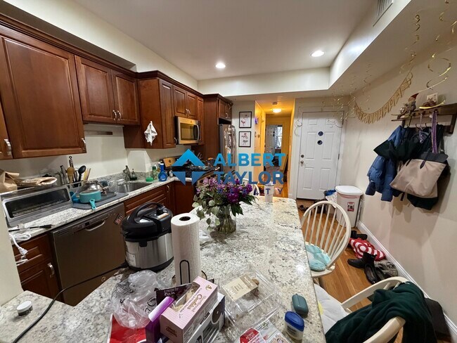 Building Photo - 1029 Tremont St