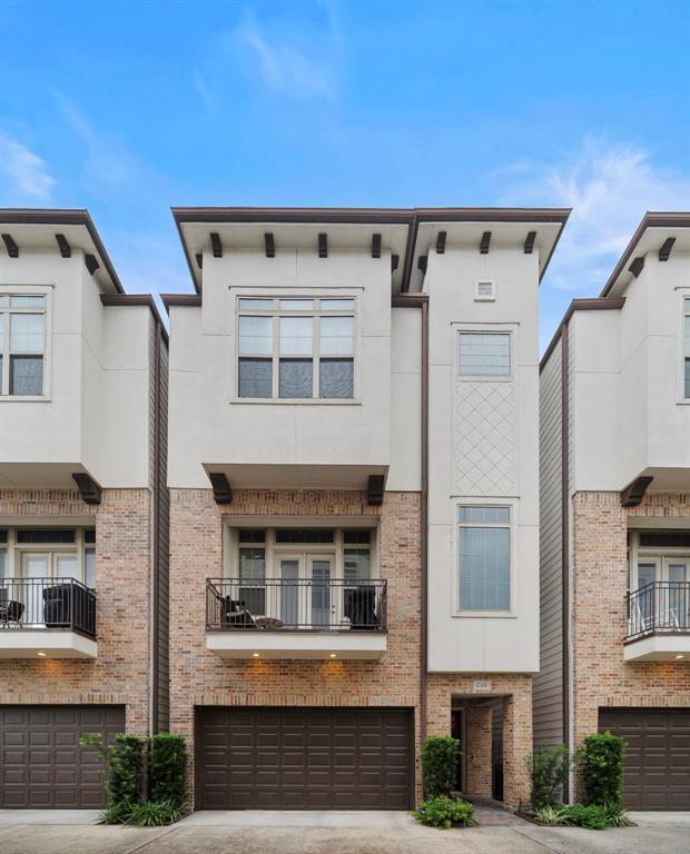 Foto principal - 1030 W 26th St