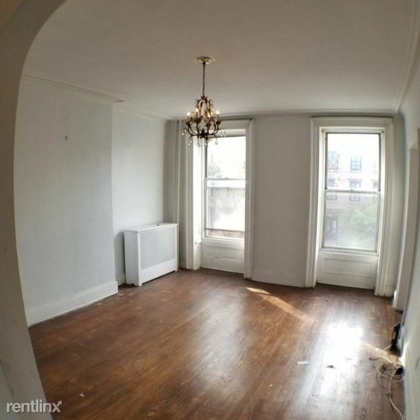 Building Photo - 357 Adelphi St