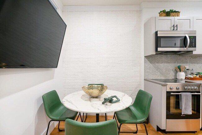 Building Photo - 1288-3RS New Renovated 2 Bedrooms in UES