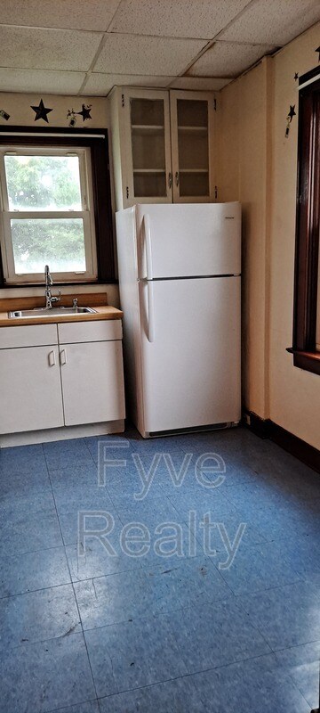 Building Photo - 312 Trimble St