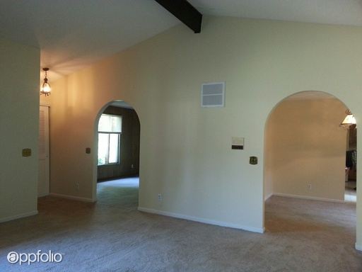 Building Photo - 113 Lanceway Dr