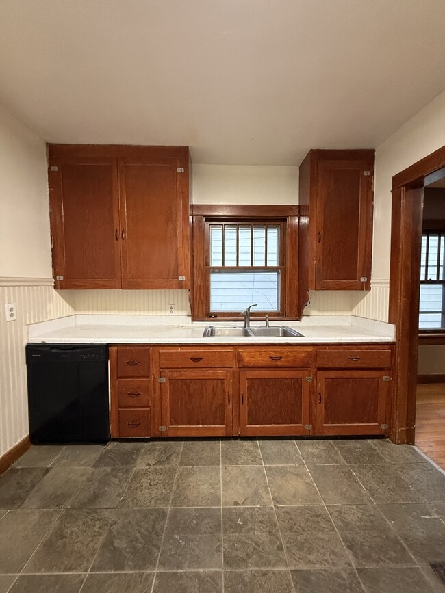 Photo - 2026 King Ave House