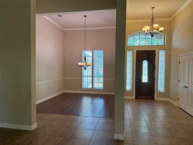 Foto del edificio - 1220 Pine Forest Cir