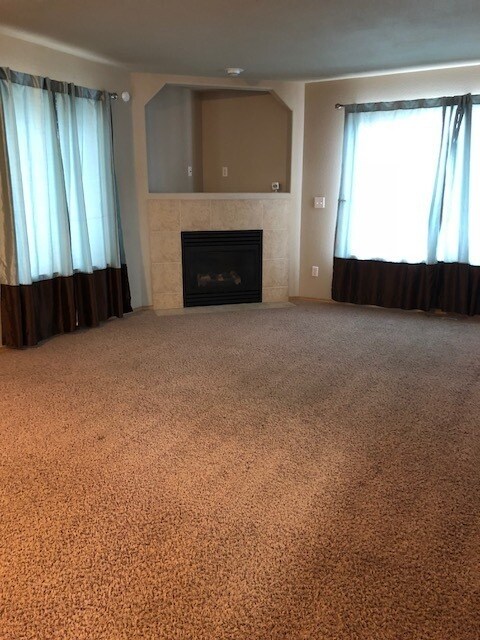 Foto del edificio - Spacious 4 bedroom, 2.5 bath, in Breckenridge Community