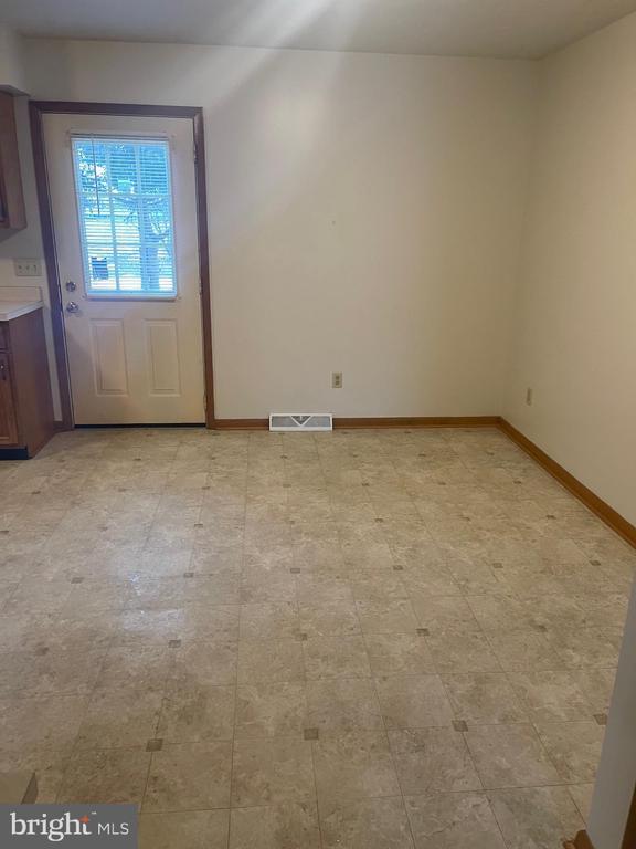 Foto del edificio - 14 Colonial Dr