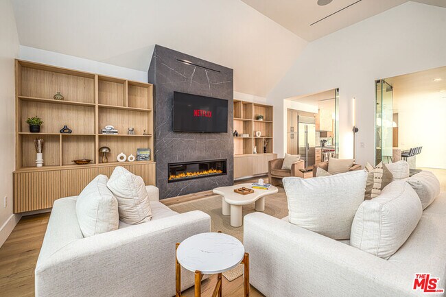 Foto del edificio - 6380 Lindenhurst Ave