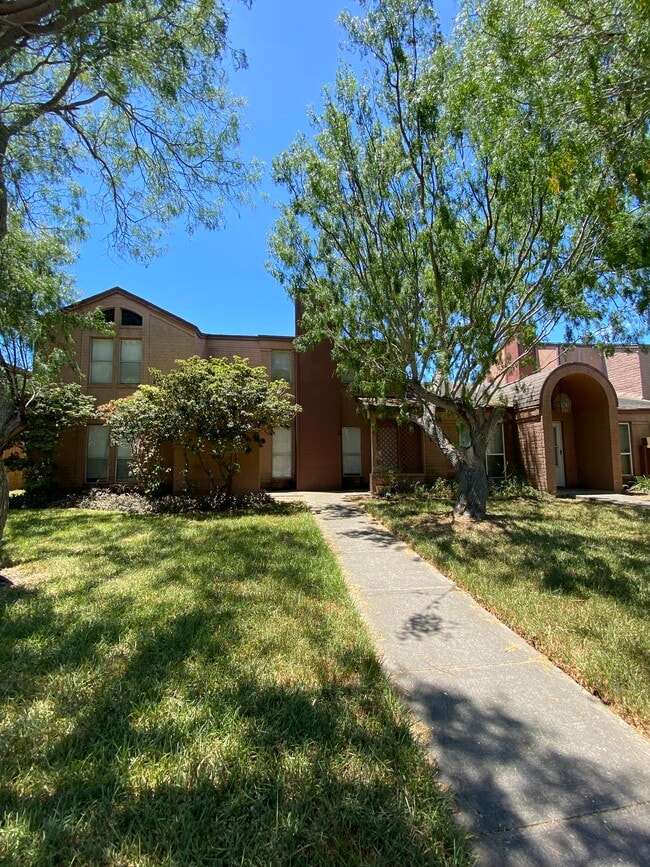 Building Photo - 5101 Middlecoff Cir