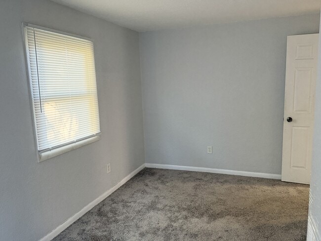 Building Photo - 312 Salem St