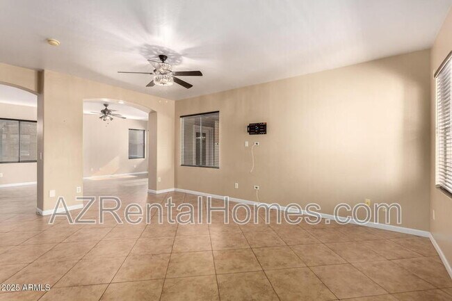 Foto del edificio - 8721 E Lomita Cir