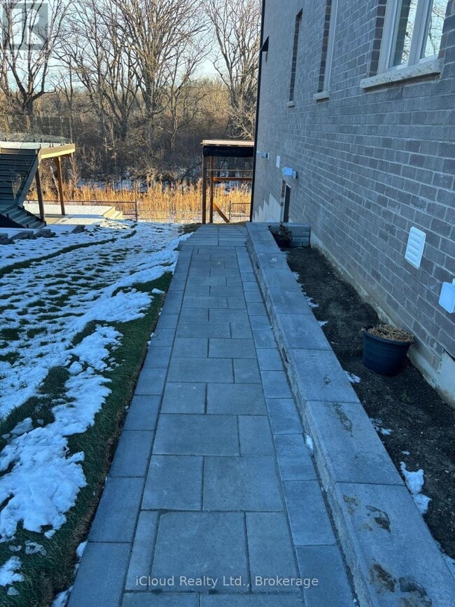 Building Photo - 69 Smokey Holw Pl