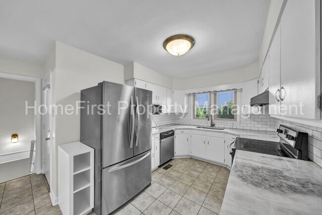 Foto del edificio - 118 Meadowlark Dr