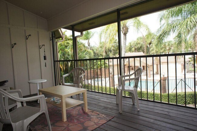 Foto del edificio - 900 Crosswinds Dr