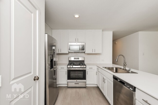 Building Photo - 2732 Mistwood Dr