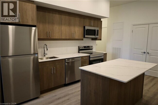 Photo du bâtiment - 1333 Weber St E